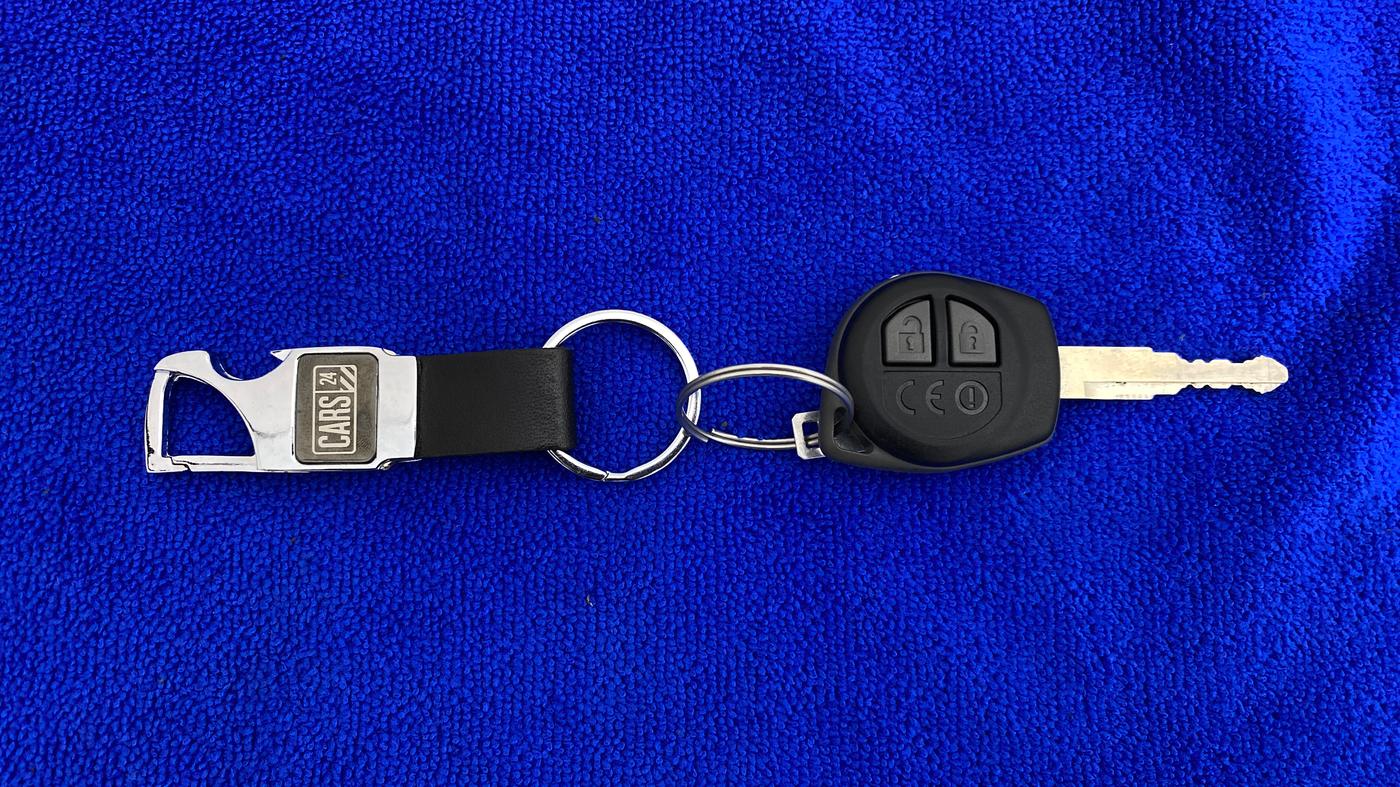 2018 Maruti Dzire VXI AMT, Petrol, Automatic, 14,925 km, Key Close Up