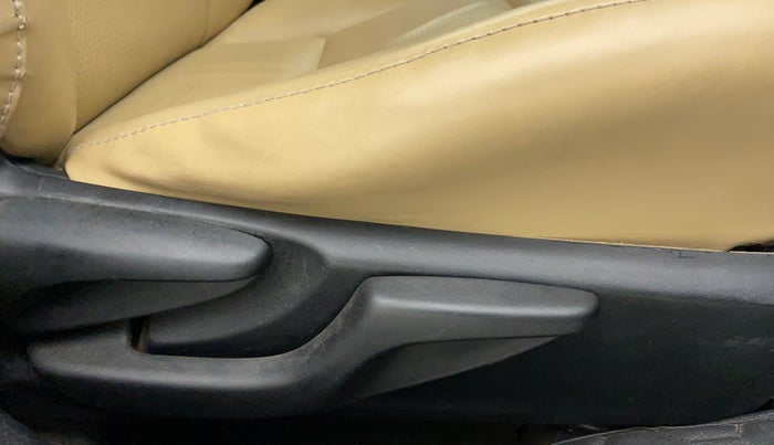 2017 Toyota Corolla Altis J S, CNG, Manual, Driver Side Adjustment Panel