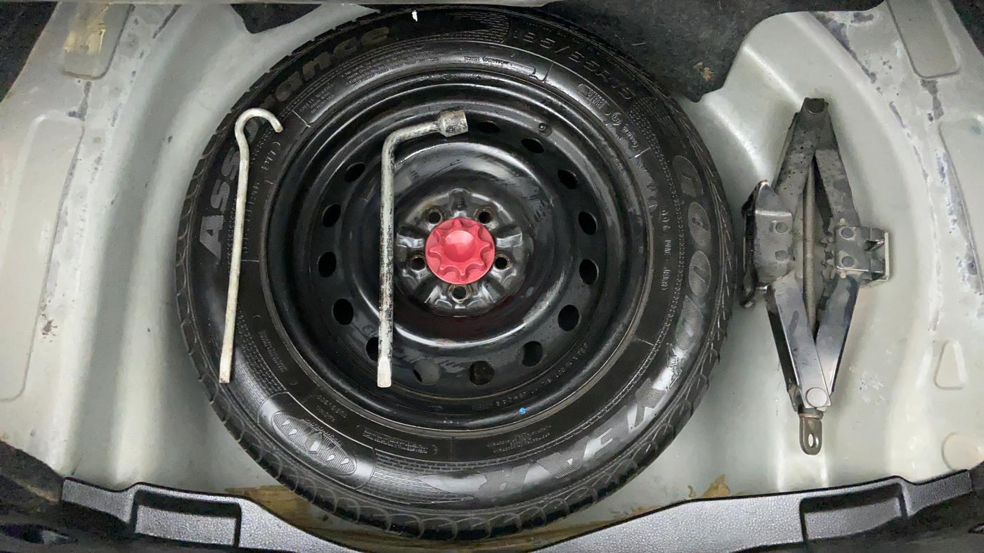 2017 Toyota Corolla Altis J S, CNG, Manual, Spare Tyre