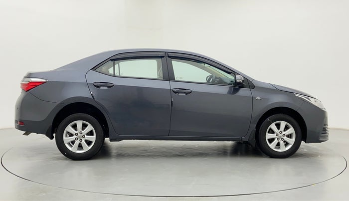 2017 Toyota Corolla Altis J S, CNG, Manual, Right Side View