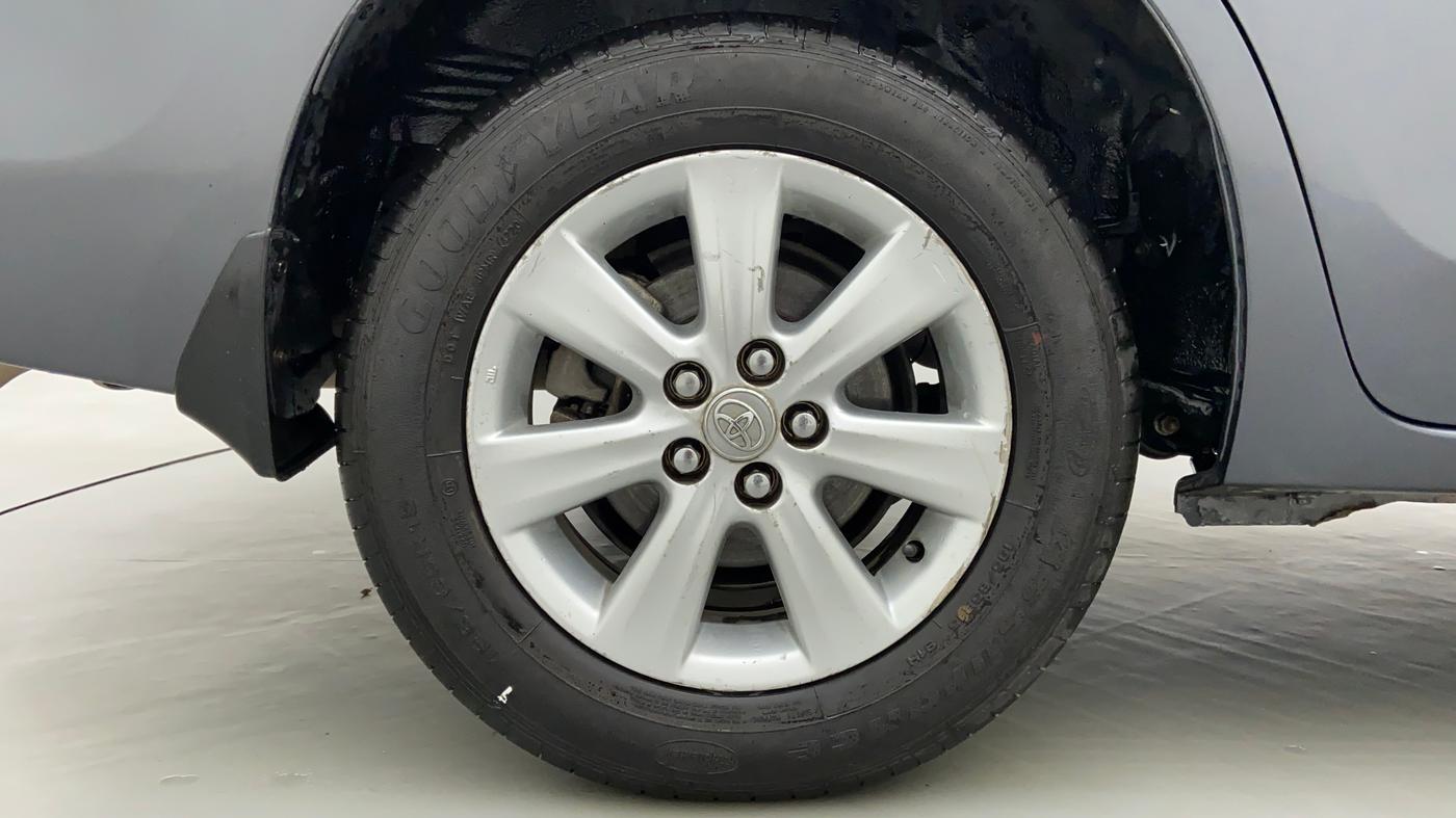 2017 Toyota Corolla Altis J S, CNG, Manual, Right Rear Wheel
