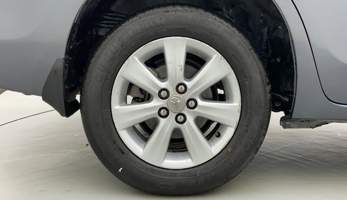 2017 Toyota Corolla Altis J S, CNG, Manual, Right Rear Wheel