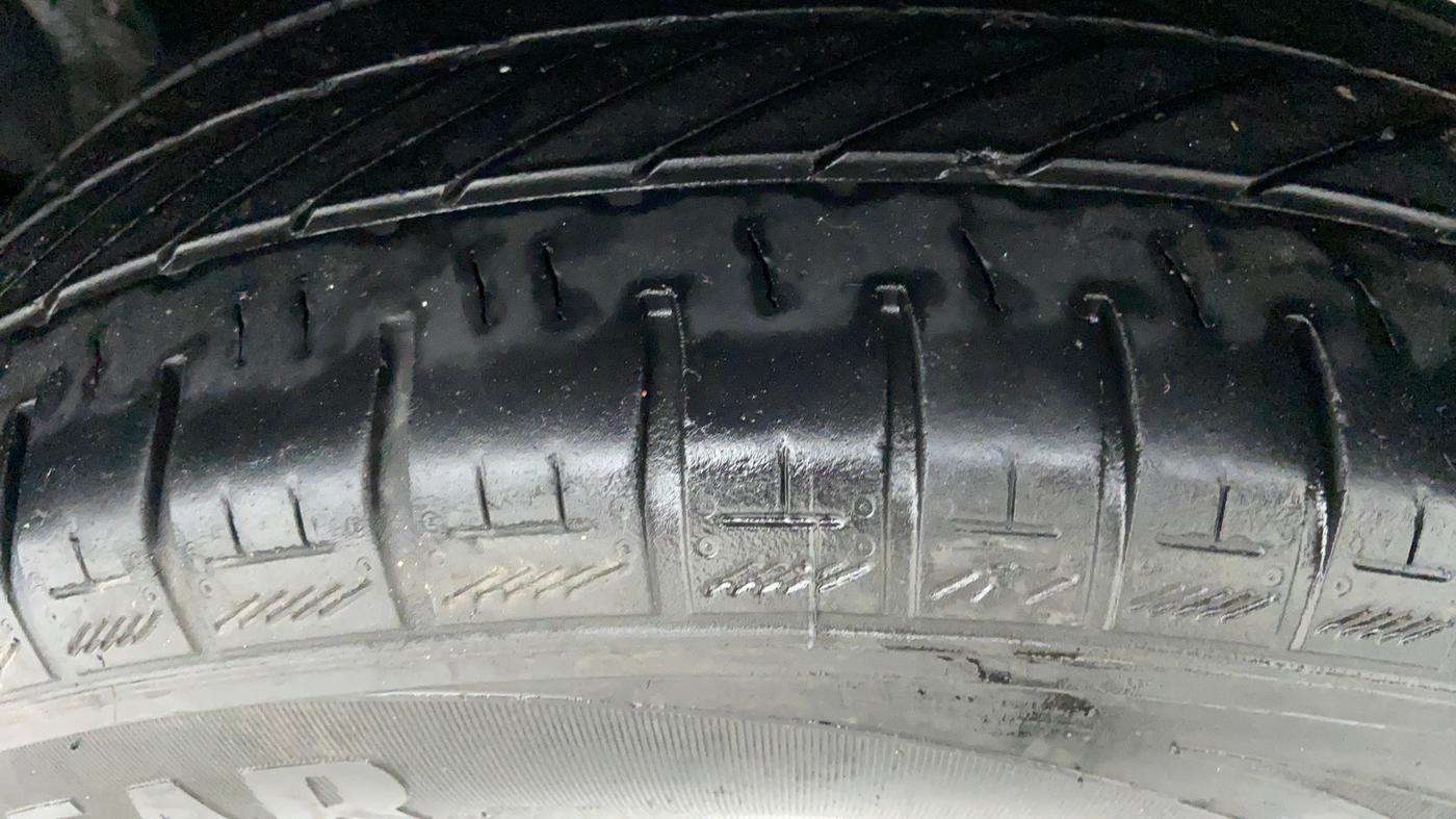 2017 Toyota Corolla Altis J S, CNG, Manual, Left Rear Tyre Tread