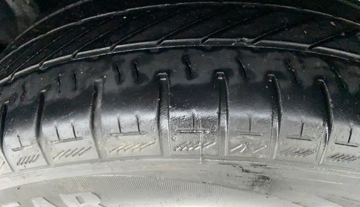 2017 Toyota Corolla Altis J S, CNG, Manual, Left Rear Tyre Tread