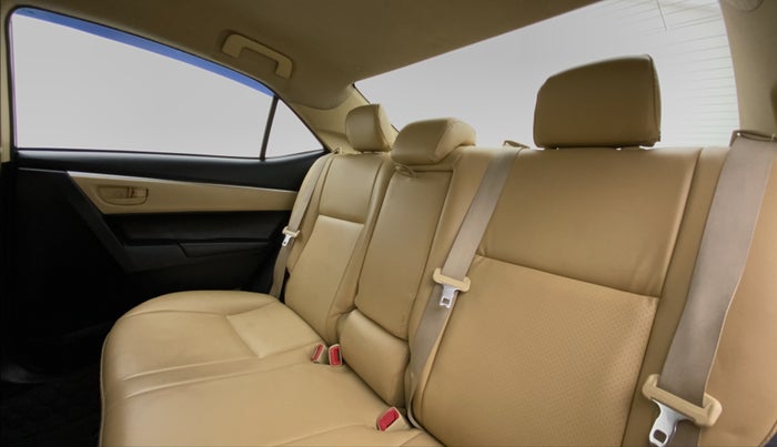 2017 Toyota Corolla Altis J S, CNG, Manual, Right Side Rear Door Cabin