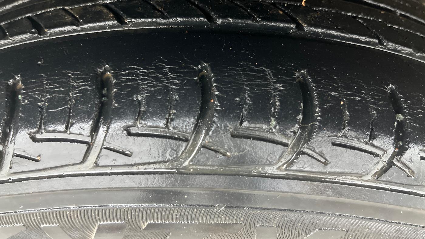 2017 Maruti Baleno DELTA CVT PETROL 1.2, Petrol, Automatic, 40,220 km, Right Front Tyre Tread