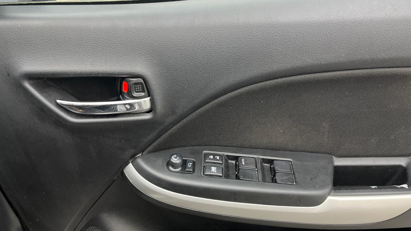 2017 Maruti Baleno DELTA CVT PETROL 1.2, Petrol, Automatic, 40,220 km, Driver Side Door Panels Control