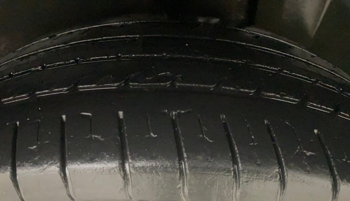 2019 MG HECTOR SMART 1.5 DCT PETROL, Petrol, Automatic, 33,769 km, Left Rear Tyre Tread