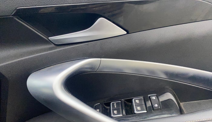 2019 MG HECTOR SMART 1.5 DCT PETROL, Petrol, Automatic, 33,769 km, Driver Side Door Panels Control