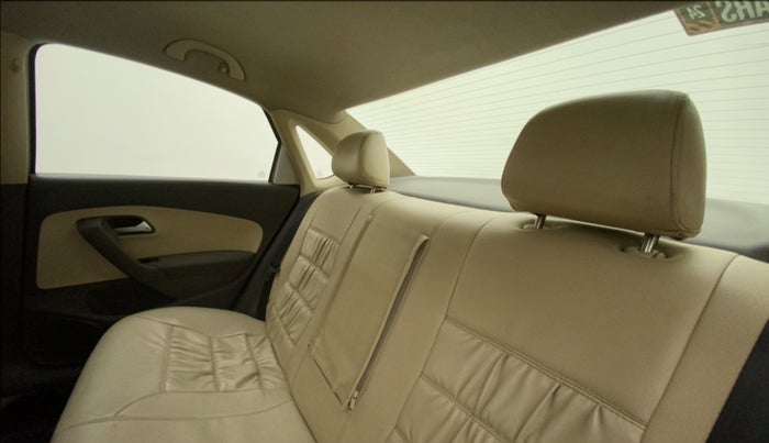 2011 Volkswagen Vento TRENDLINE 1.6, Petrol, Manual, 69,574 km, Right Side Rear Door Cabin