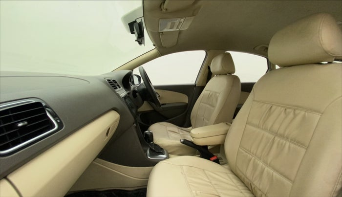 2011 Volkswagen Vento TRENDLINE 1.6, Petrol, Manual, 69,574 km, Right Side Front Door Cabin