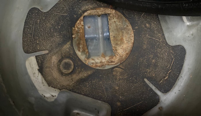 2011 Maruti Ritz VXI, Petrol, Manual, 84,118 km, Boot floor - Slight discoloration