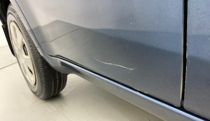 2011 Maruti Ritz VXI, Petrol, Manual, 84,118 km, Right rear door - Slightly dented