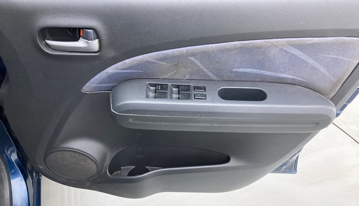 2011 Maruti Ritz VXI, Petrol, Manual, 84,118 km, Driver Side Door Panels Control