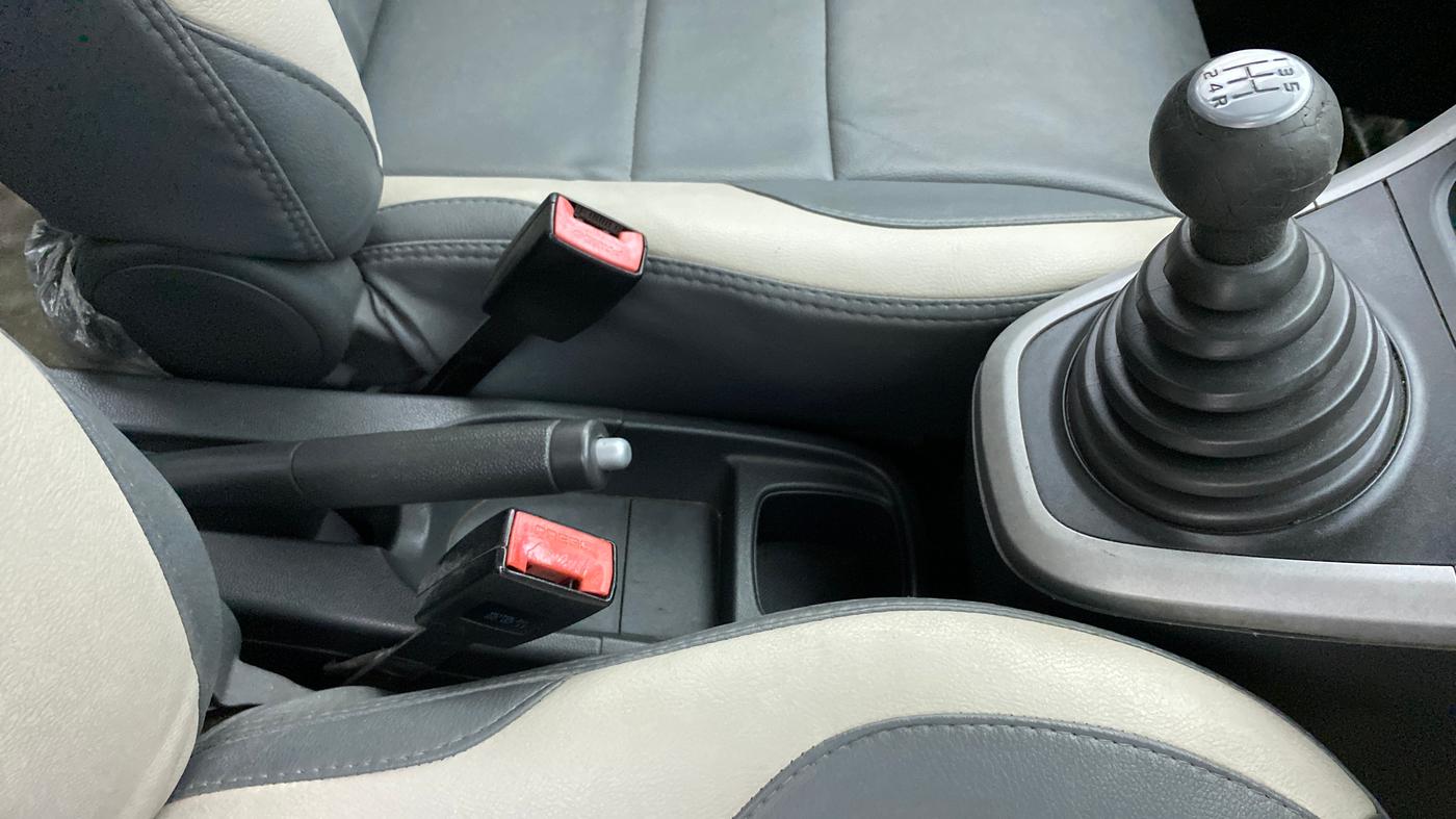 2011 Maruti Ritz VXI, Petrol, Manual, 84,118 km, Gear Lever