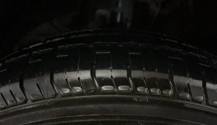 2020 Maruti Dzire VXI, Petrol, Manual, 58,488 km, Left Front Tyre Tread