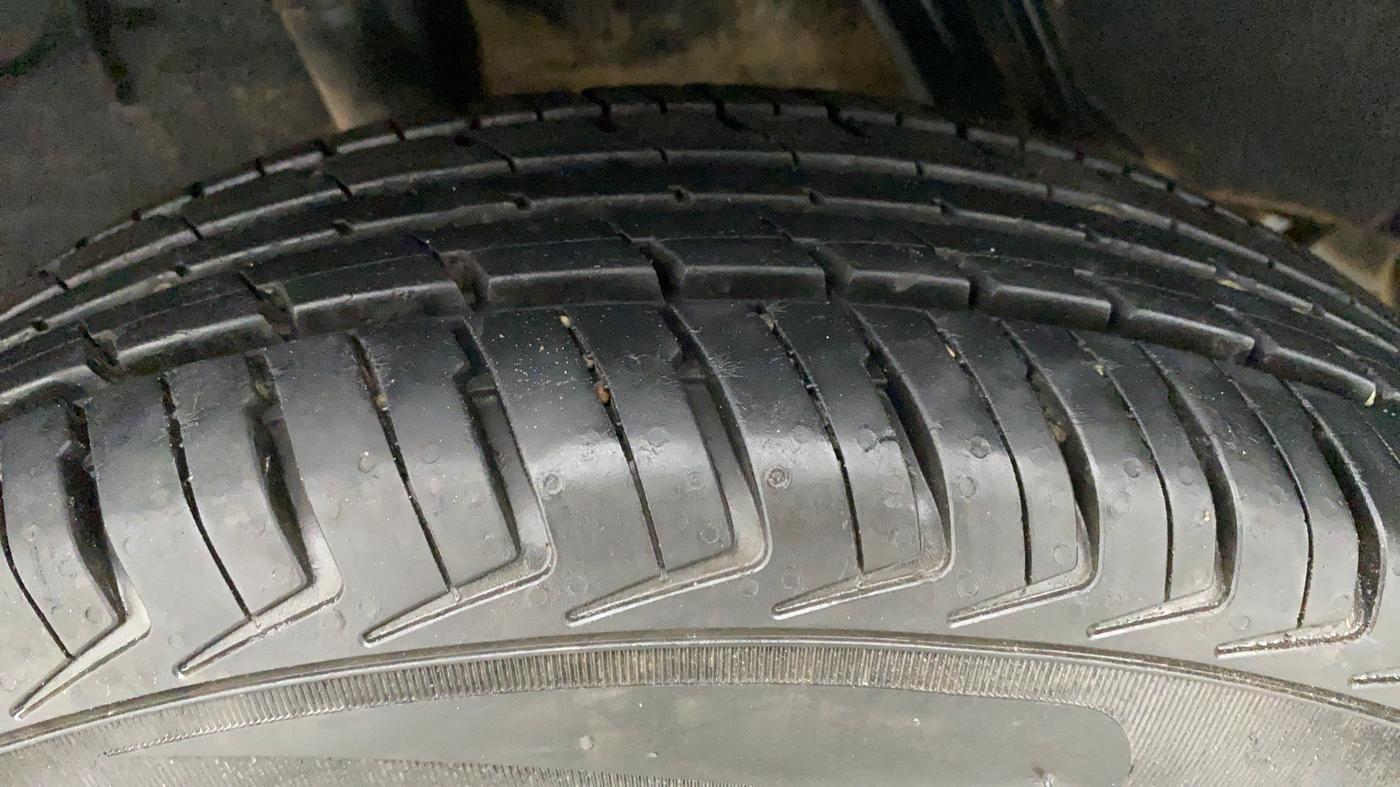 2019 Renault Kwid RXT Opt, Petrol, Manual, 26,678 km, Right Rear Tyre Tread