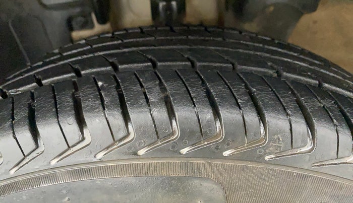 2019 Renault Kwid RXT Opt, Petrol, Manual, 26,678 km, Left Front Tyre Tread