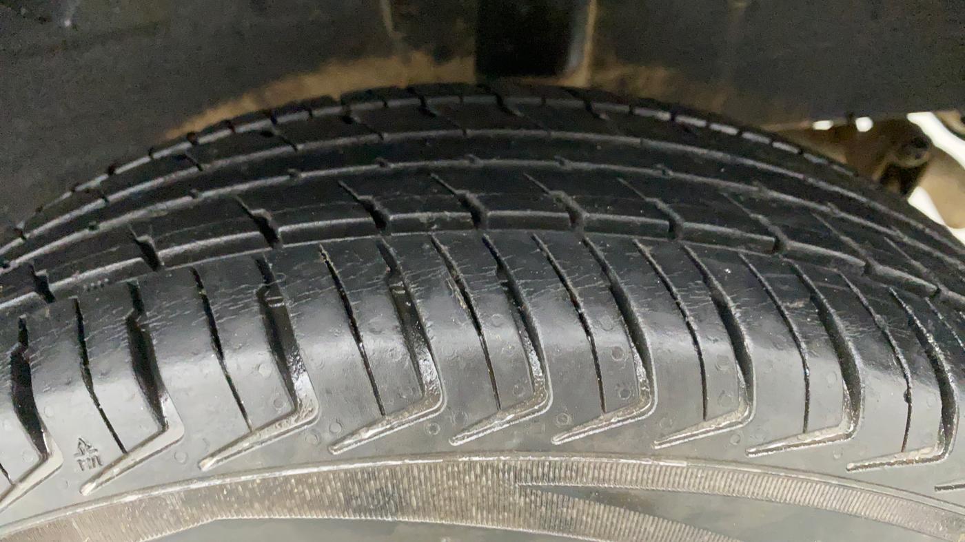 2019 Renault Kwid RXT Opt, Petrol, Manual, 26,678 km, Left Rear Tyre Tread