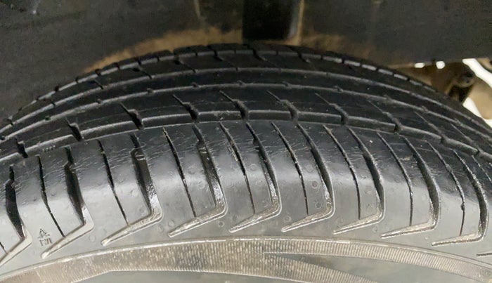 2019 Renault Kwid RXT Opt, Petrol, Manual, 26,678 km, Left Rear Tyre Tread