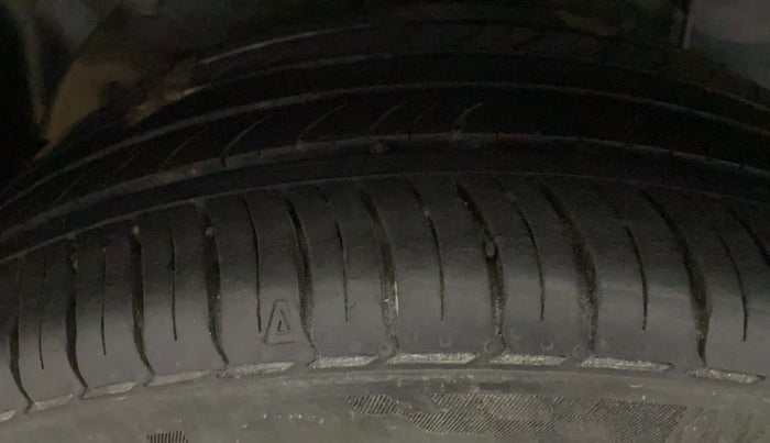 2016 Hyundai Elite i20 ASTA 1.2 (O), Petrol, Manual, 84,649 km, Right Rear Tyre Tread