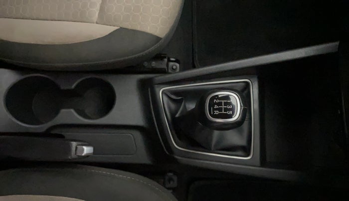 2016 Hyundai Elite i20 ASTA 1.2 (O), Petrol, Manual, 84,649 km, Gear Lever