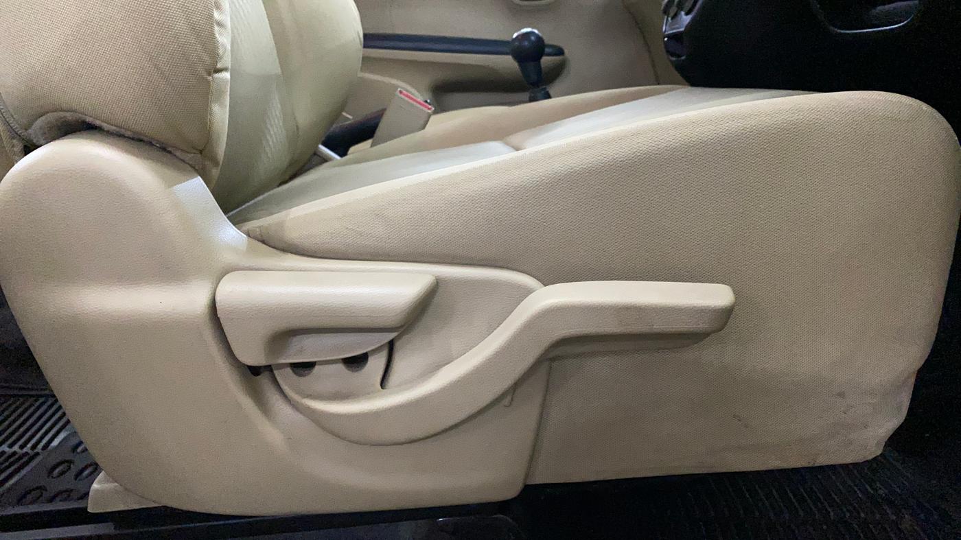 2015 Honda Amaze 1.2L I-VTEC SX, Petrol, Manual, 56,087 km, Driver Side Adjustment Panel