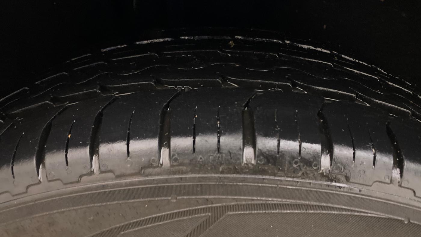 2021 Ford Ecosport TITANIUM 1.5L PETROL AT, Petrol, Automatic, 1,10,045 km, Right Rear Tyre Tread