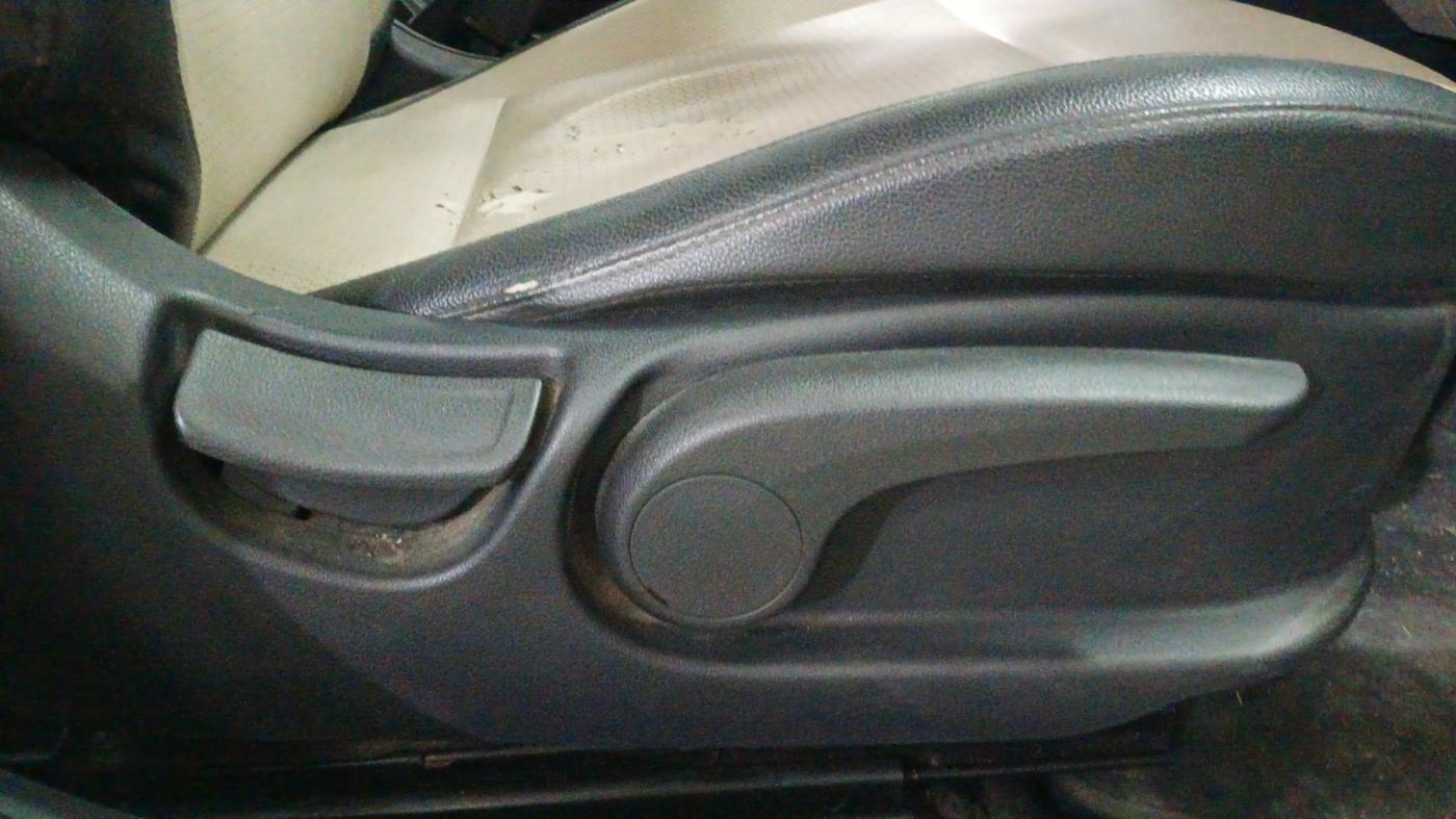 2018 Hyundai Verna 1.6 VTVT SX O, Petrol, Manual, 79,864 km, Driver Side Adjustment Panel