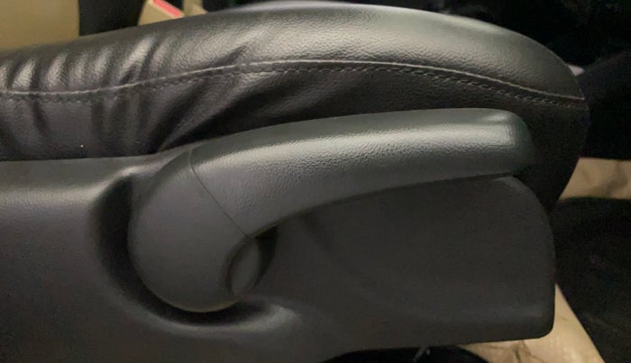 2015 Honda Jazz 1.2L I-VTEC SV, Petrol, Manual, 1,20,297 km, Driver Side Adjustment Panel