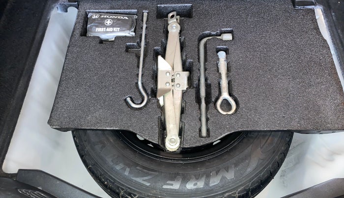 2015 Honda Jazz 1.2L I-VTEC SV, Petrol, Manual, 1,20,297 km, Spare Tyre