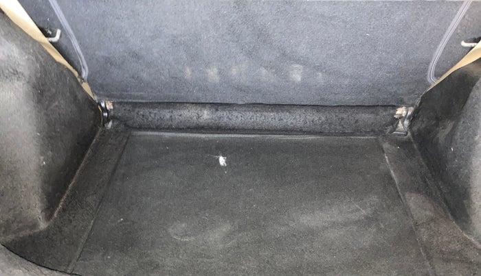 2015 Honda Jazz 1.2L I-VTEC SV, Petrol, Manual, 1,20,297 km, Boot Inside