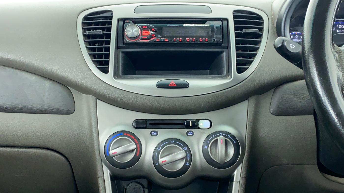 2016 Hyundai i10 MAGNA 1.1, Petrol, Manual, 88,061 km, Air Conditioner