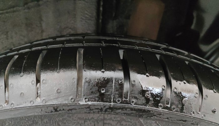 2021 Renault Kiger RXT (O) MT, CNG, Manual, 48,419 km, Left Rear Tyre Tread