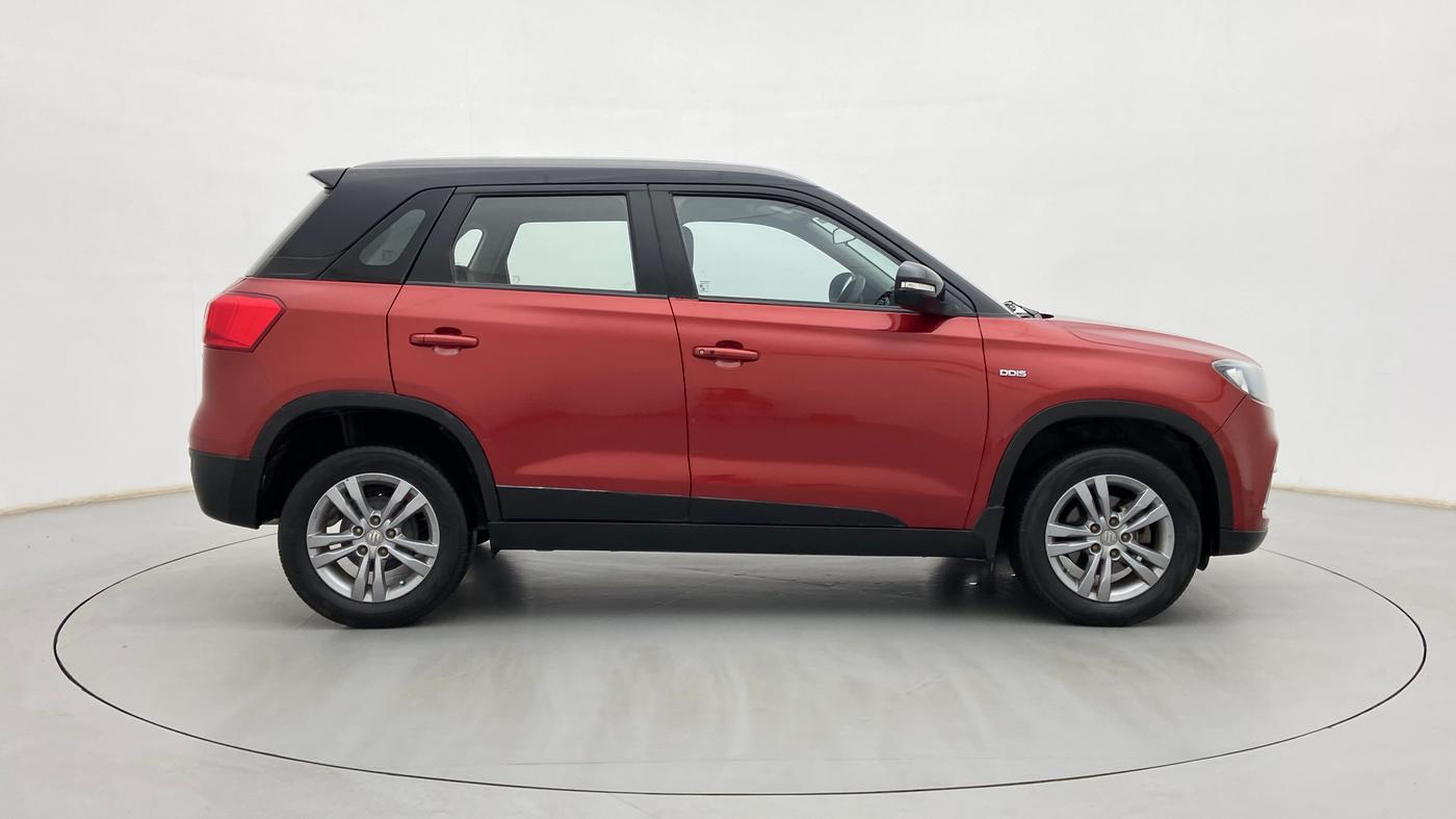 2017 Maruti Vitara Brezza ZDI PLUS DUAL TONE, Diesel, Manual, 1,03,256 km, Right Side View