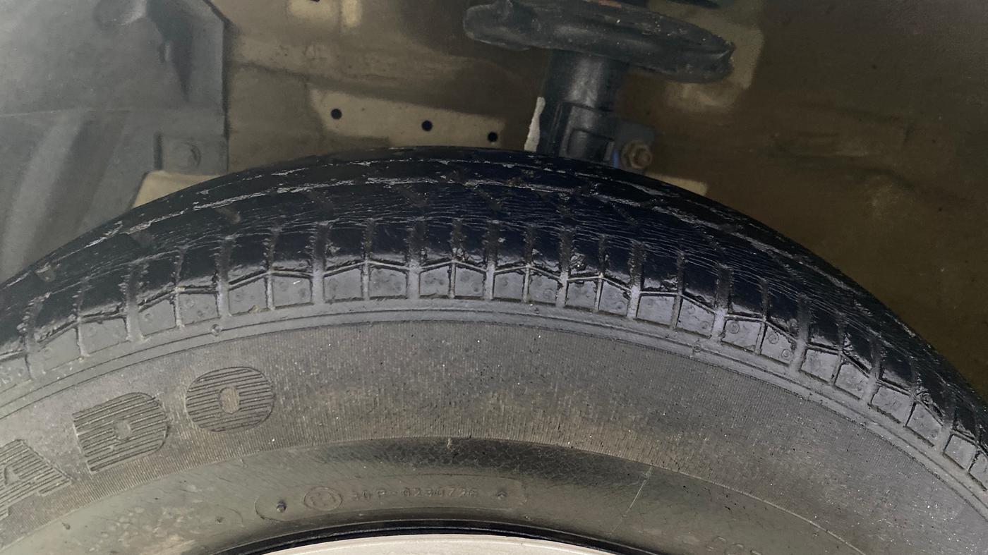 2017 Maruti Swift VXI, Petrol, Manual, 25,738 km, Left Front Tyre Tread