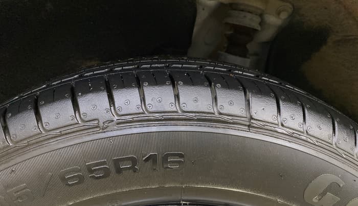 2020 Hyundai Creta EX 1.6 PETROL, Petrol, Manual, 28,810 km, Left Rear Tyre Tread