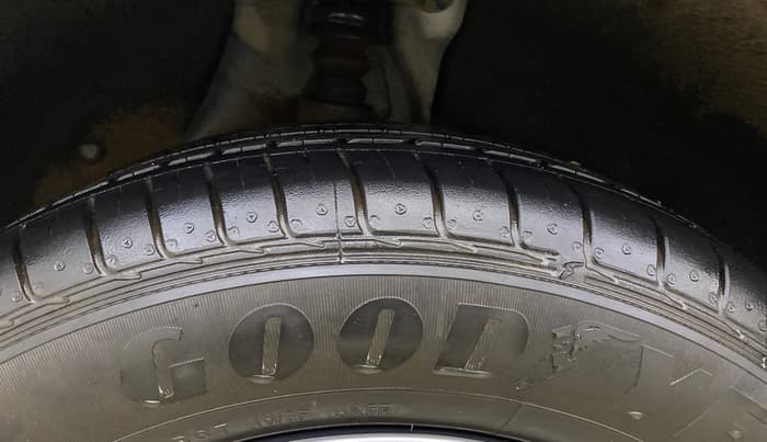 2020 Hyundai Creta EX 1.6 PETROL, Petrol, Manual, 28,810 km, Right Rear Tyre Tread