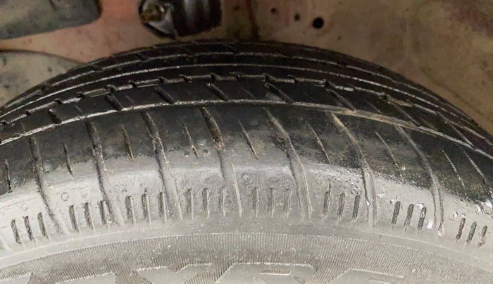 2013 Honda Brio S MT, Petrol, Manual, 66,653 km, Left Front Tyre Tread