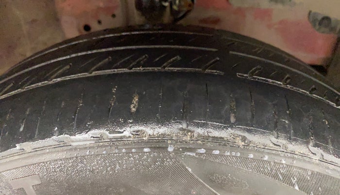 2013 Honda Brio S MT, Petrol, Manual, 66,653 km, Right Front Tyre Tread