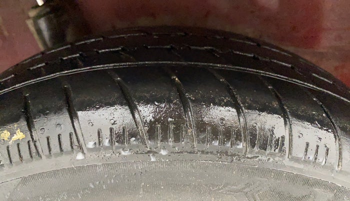 2013 Honda Brio S MT, Petrol, Manual, 66,653 km, Right Rear Tyre Tread