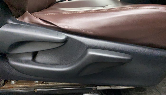 2016 Toyota Innova Crysta 2.7 VX 7 STR, Petrol, Manual, 59,777 km, Driver Side Adjustment Panel