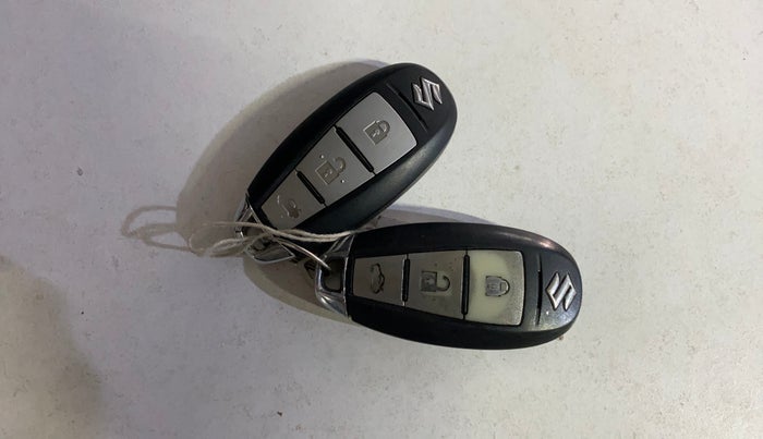 2016 Maruti Ciaz ZXI+ RS, Petrol, Manual, 76,161 km, Key Close Up