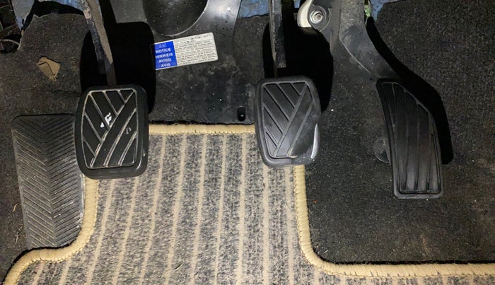 2016 Maruti Ciaz ZXI+ RS, Petrol, Manual, 76,161 km, Pedals