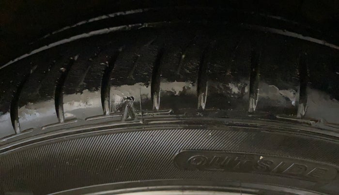 2016 Maruti Ciaz ZXI+ RS, Petrol, Manual, 76,161 km, Right Front Tyre Tread