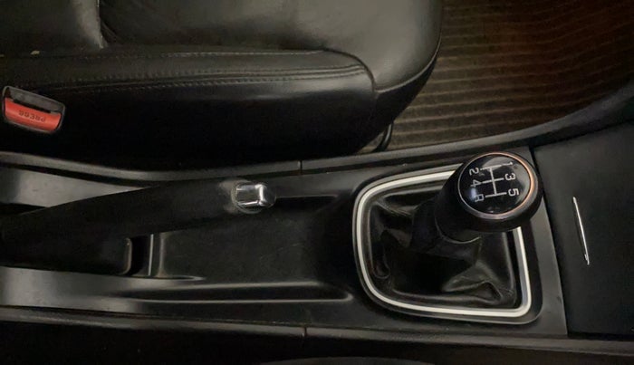 2016 Maruti Ciaz ZXI+ RS, Petrol, Manual, 76,161 km, Gear Lever