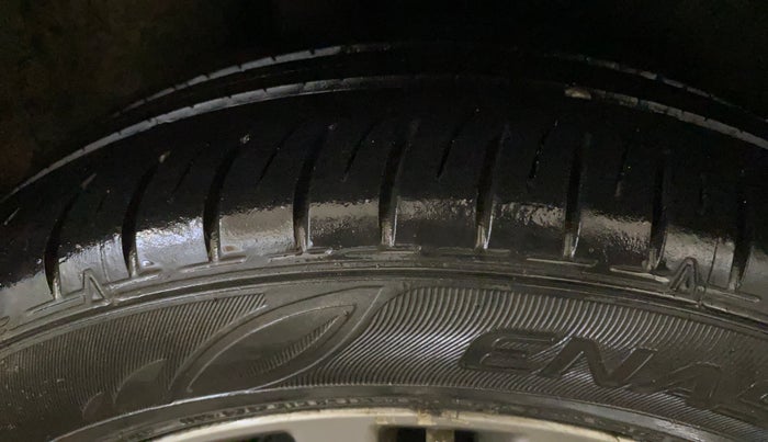 2016 Maruti Ciaz ZXI+ RS, Petrol, Manual, 76,161 km, Right Rear Tyre Tread