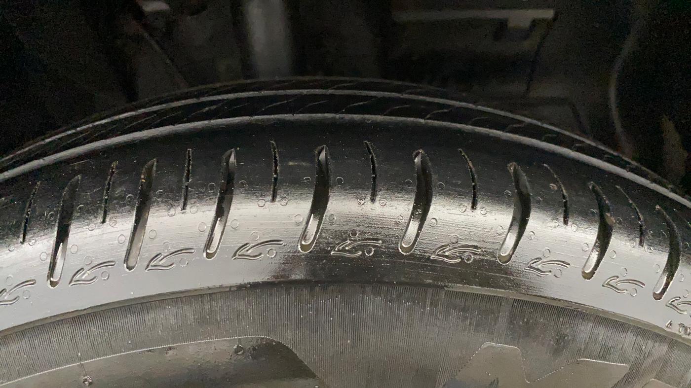 2023 Tata PUNCH ADVENTURE MT, Petrol, Manual, 34,941 km, Right Front Tyre Tread