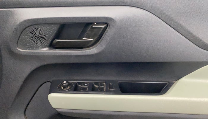 2023 Tata PUNCH ADVENTURE MT, Petrol, Manual, 34,941 km, Driver Side Door Panels Control