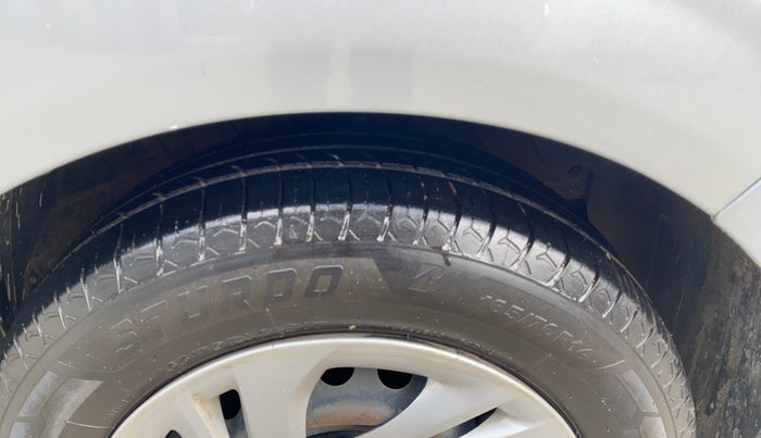 2020 Hyundai AURA S 1.2, Petrol, Manual, 65,305 km, Right Front Tyre Tread
